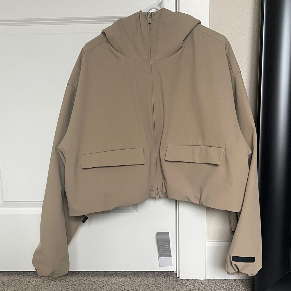 Fear of God Essentials hooded cropped anorak jacket, desert sand, xs